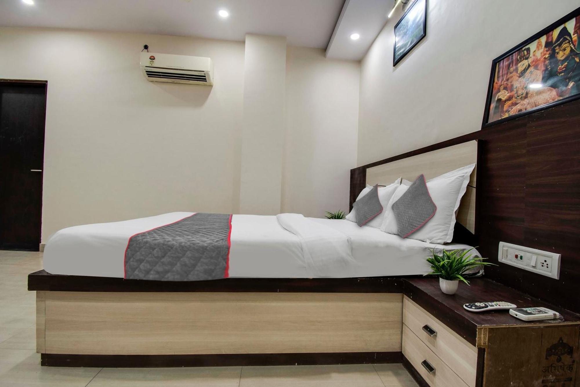 Capital O Pink Peral Hotel Jaipur Ngoại thất bức ảnh