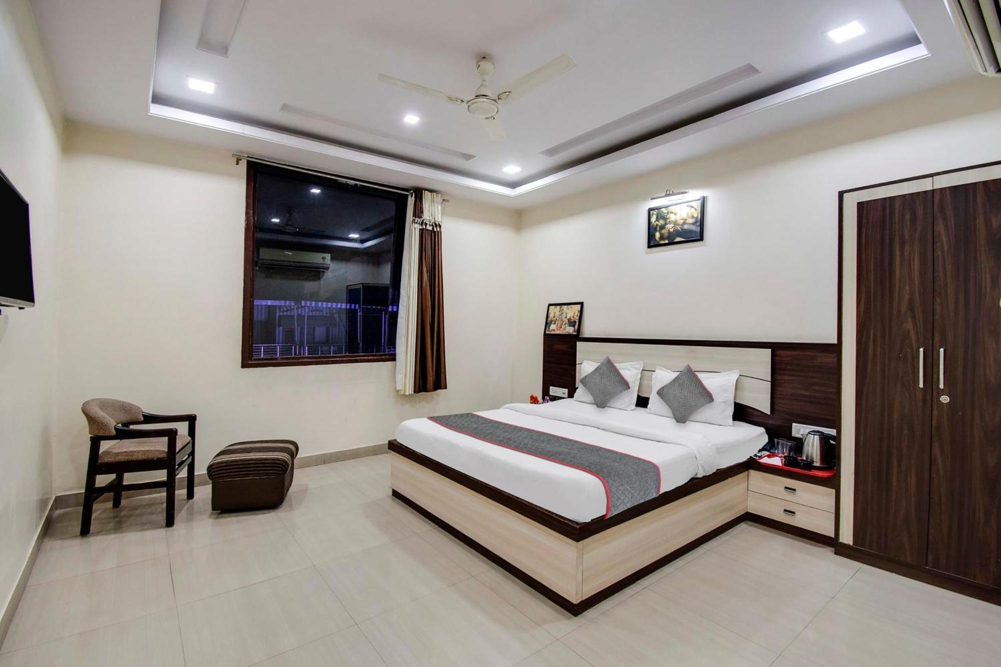 Capital O Pink Peral Hotel Jaipur Ngoại thất bức ảnh