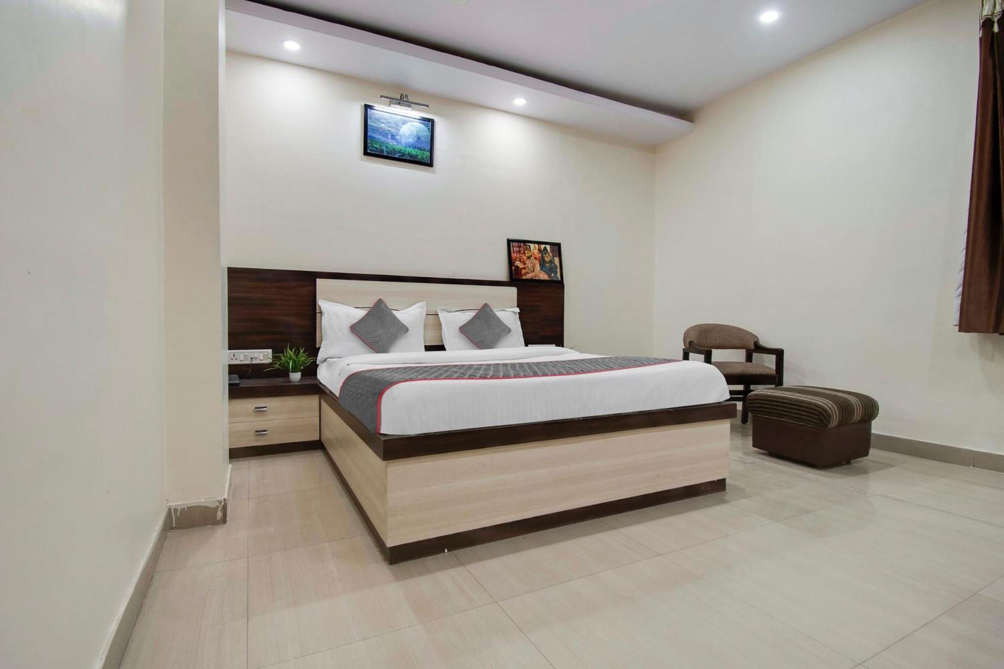Capital O Pink Peral Hotel Jaipur Ngoại thất bức ảnh