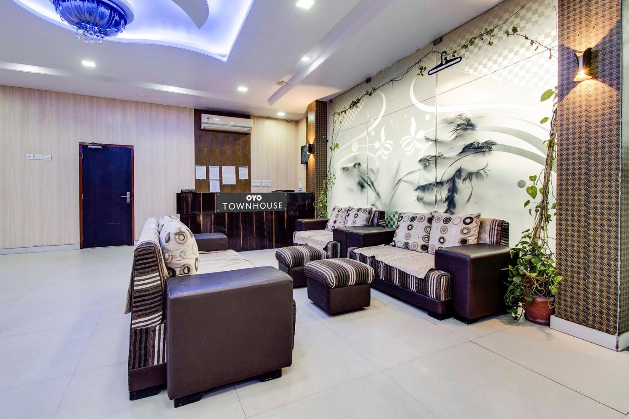 Capital O Pink Peral Hotel Jaipur Ngoại thất bức ảnh