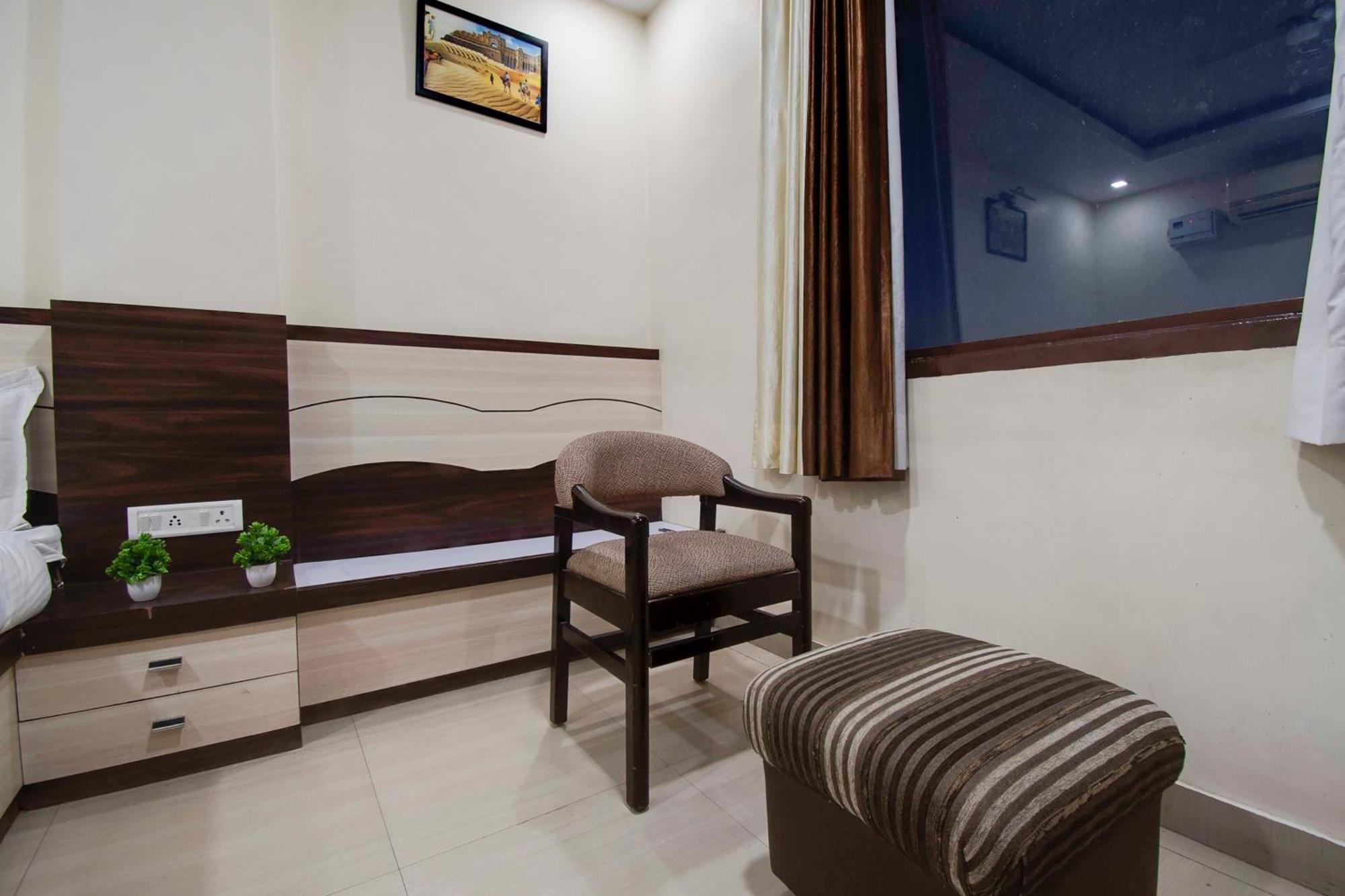 Capital O Pink Peral Hotel Jaipur Ngoại thất bức ảnh