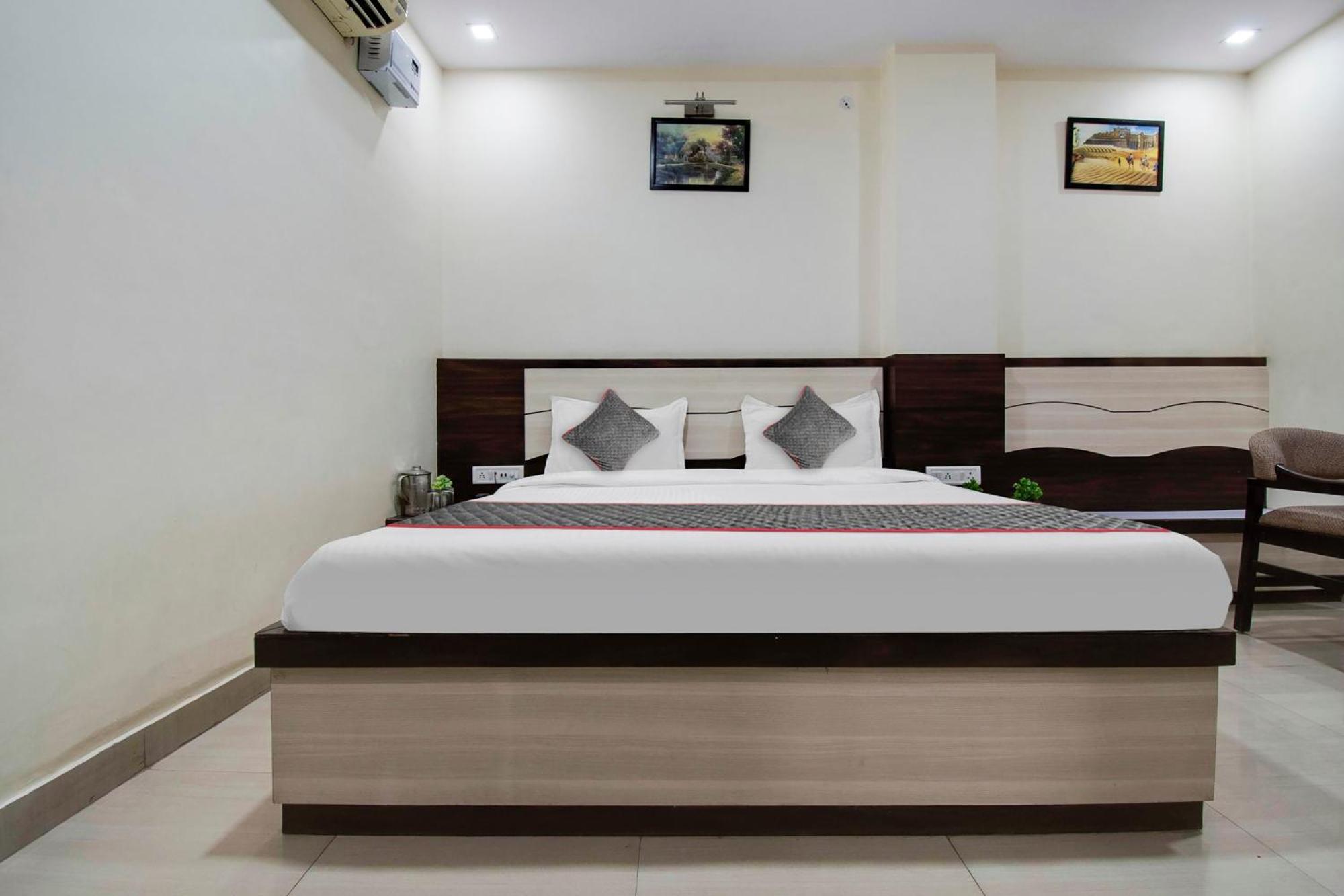 Capital O Pink Peral Hotel Jaipur Ngoại thất bức ảnh