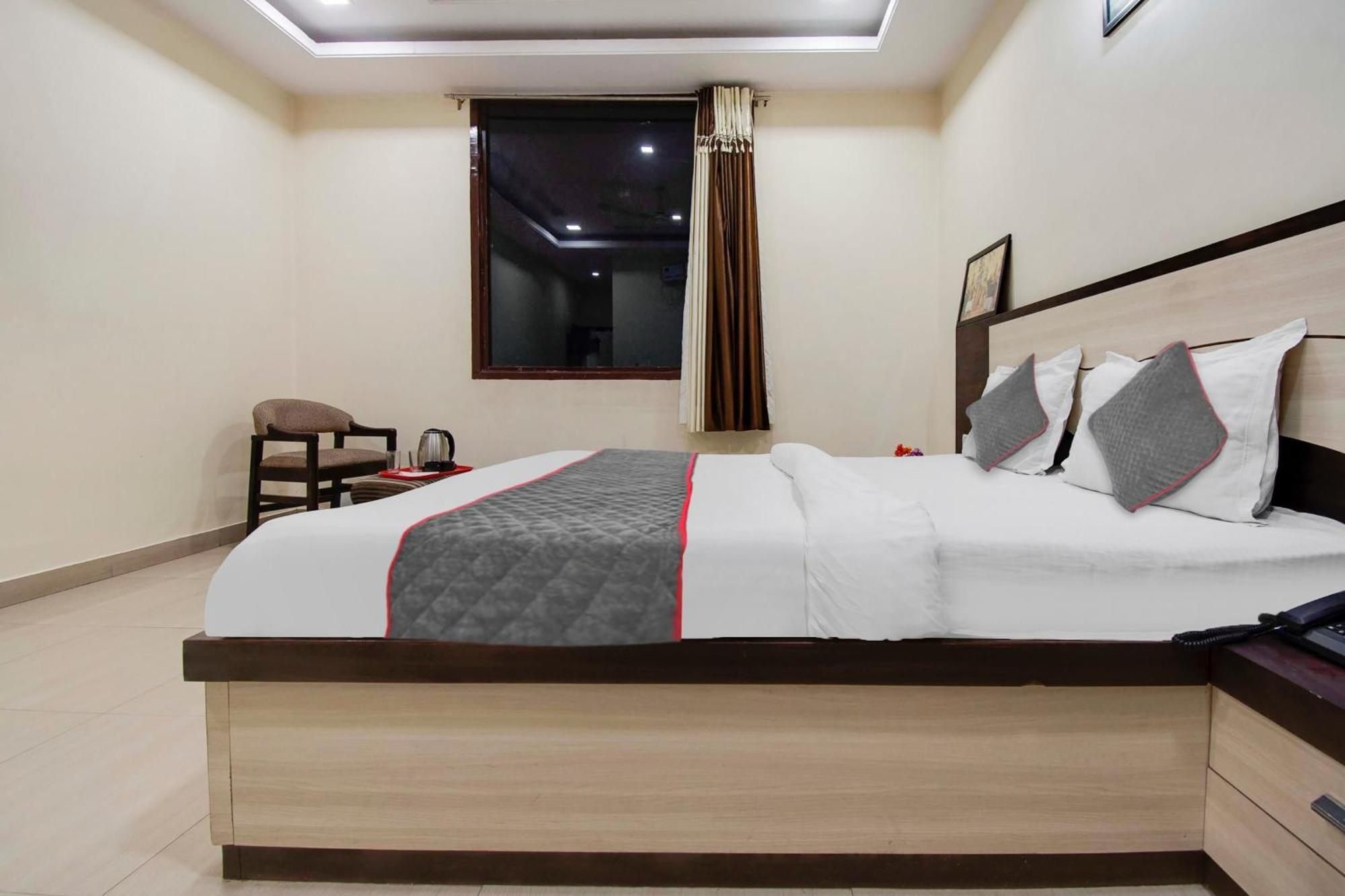 Capital O Pink Peral Hotel Jaipur Ngoại thất bức ảnh