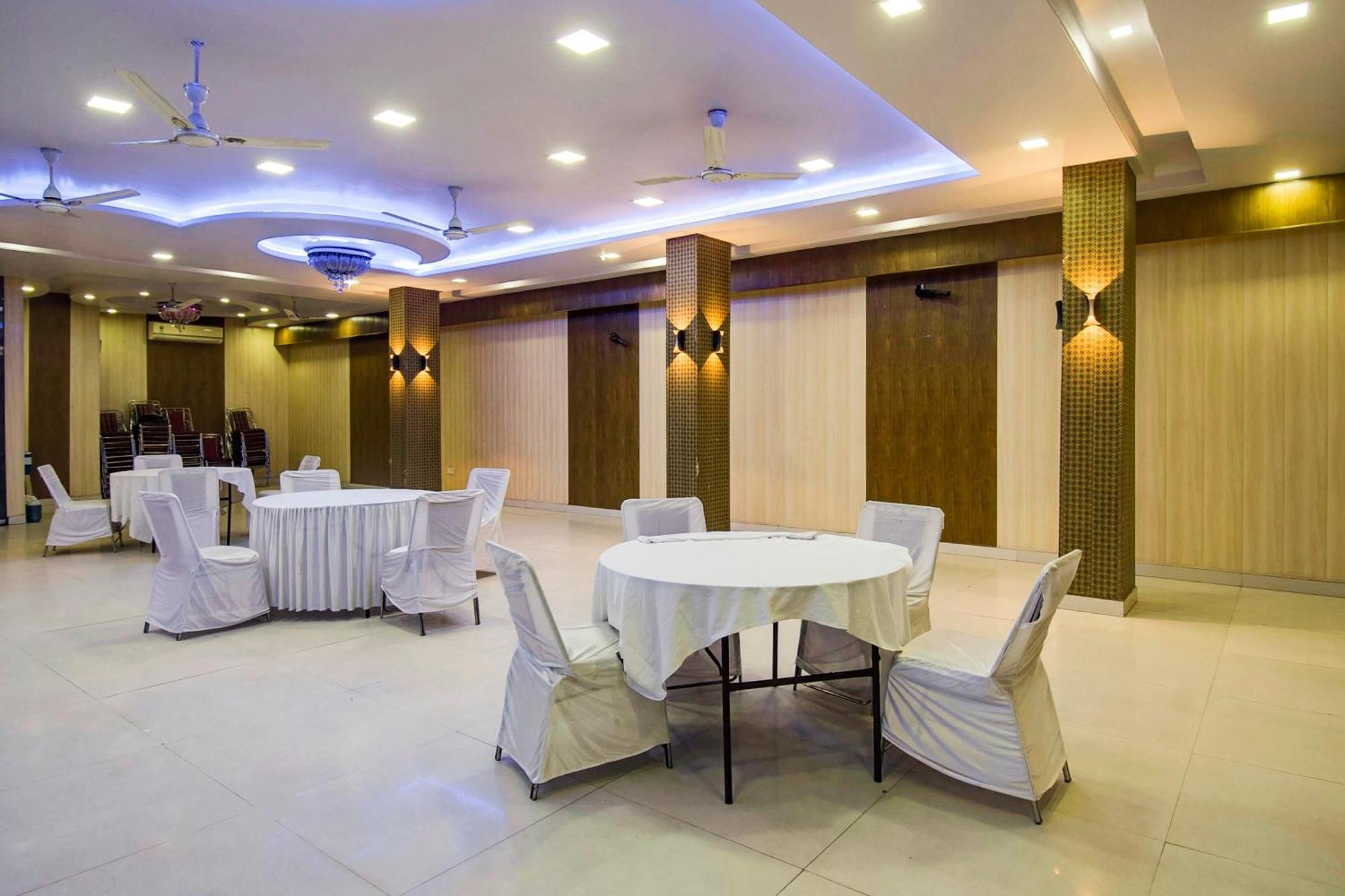 Capital O Pink Peral Hotel Jaipur Ngoại thất bức ảnh